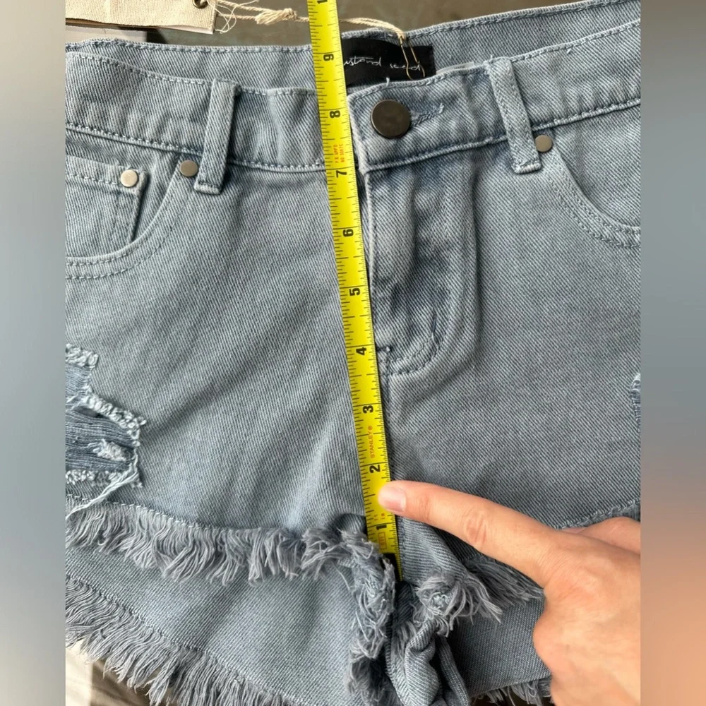 Mustard Seed Light Gray Distressed Denim Jean Shorts